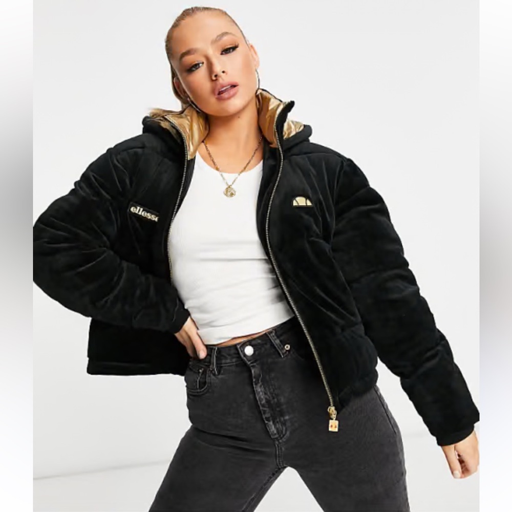 ASOS Ellesse cropped‎ velour puffer jacket in black and gold Streetwear Hip Hop